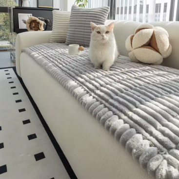 PawHaven – Flannel Quilted Sofa Pad